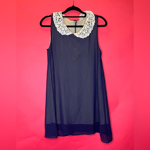 Dress with collar - Picture 3 of 4